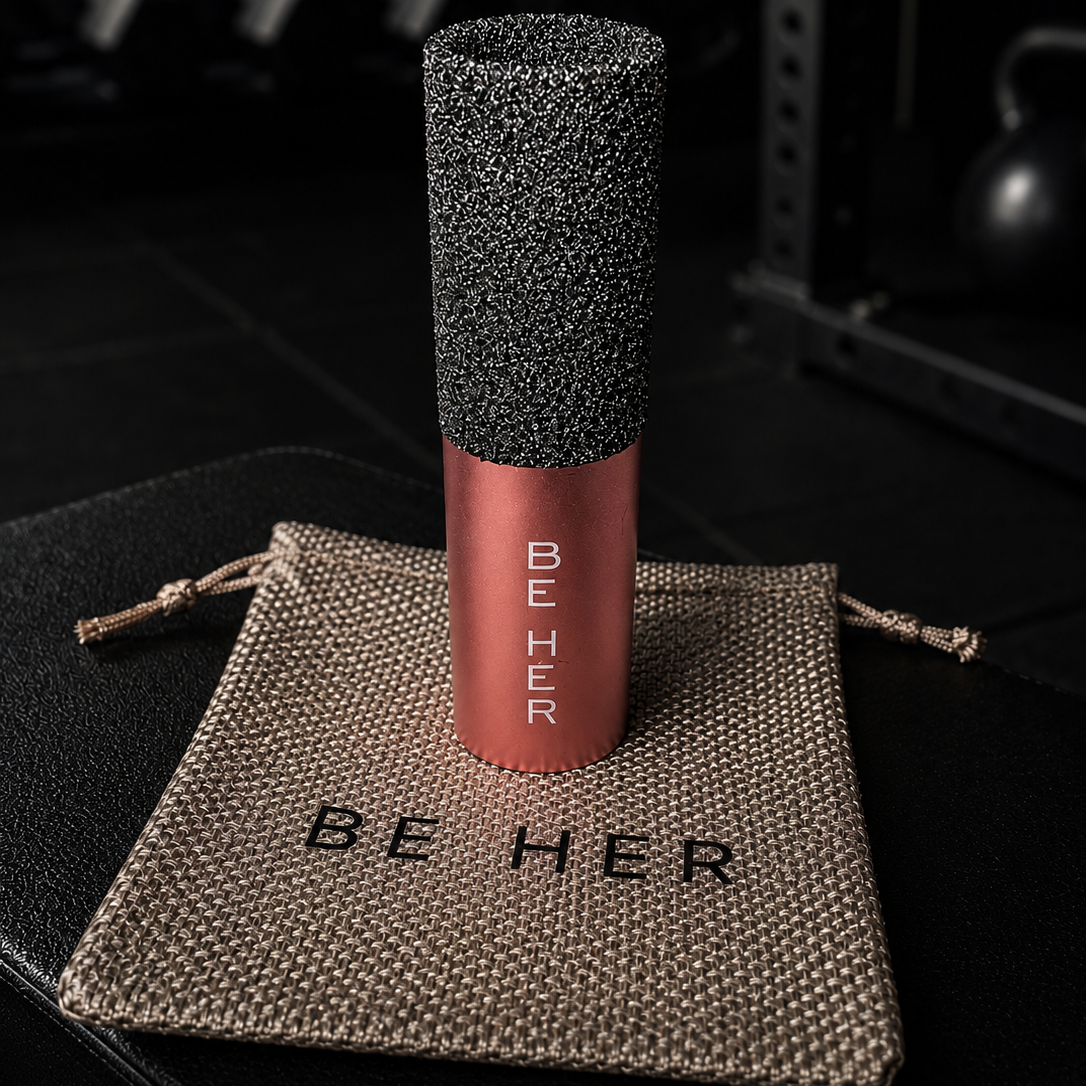 She Holds Precision Callus File for Women Who Train / Dusky Pink