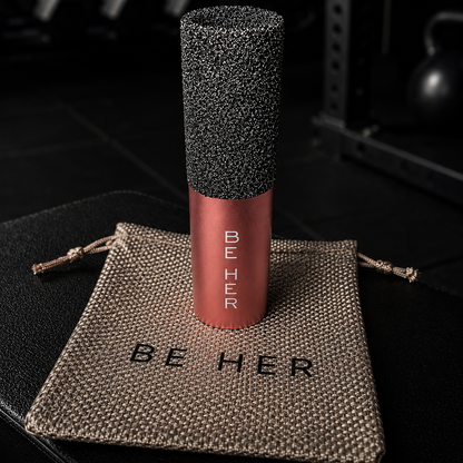 She Holds Precision Callus File for Women Who Train / Dusky Pink
